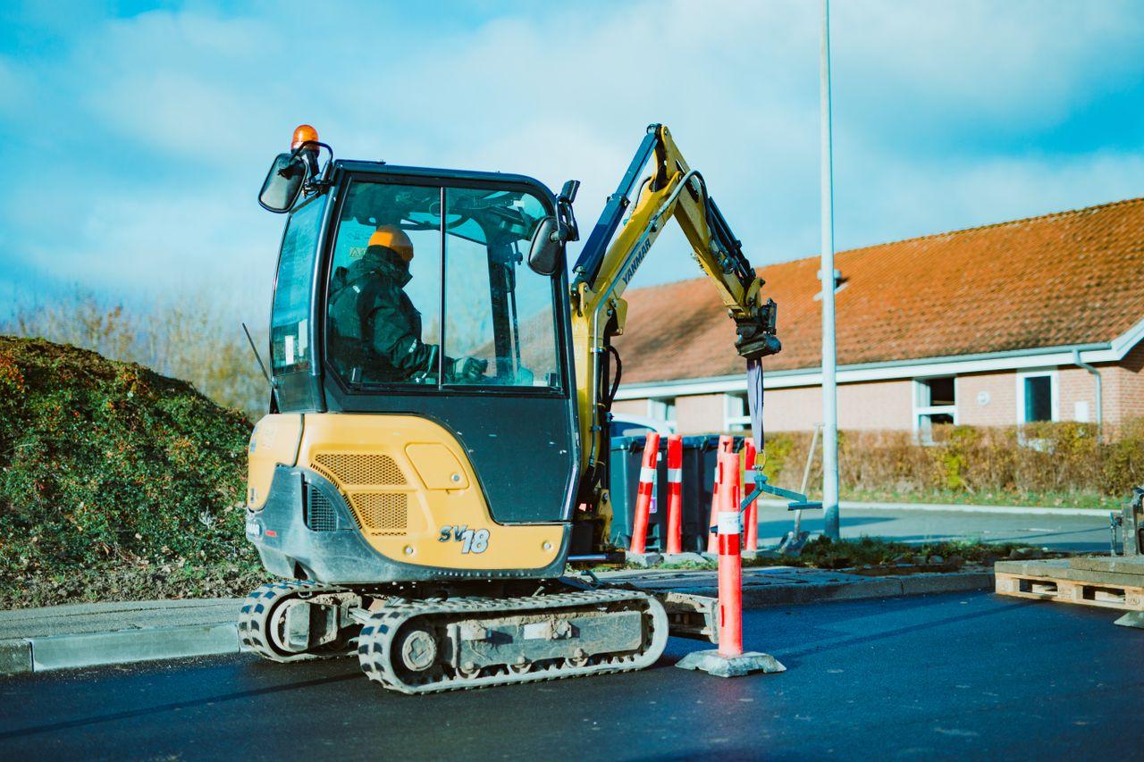 Mini Excavator Buying Guide 2026: Complete Guide for Compact Equipment