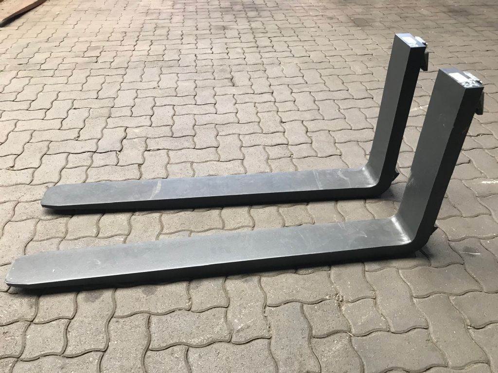 Vetter 2500 kg @600mm Gabelzinken 1200 x 100 x 45 2019 DIV1256 Vetter 2500 kg @600mm Gabelzinken 1200 x 100 x 45 2019 1