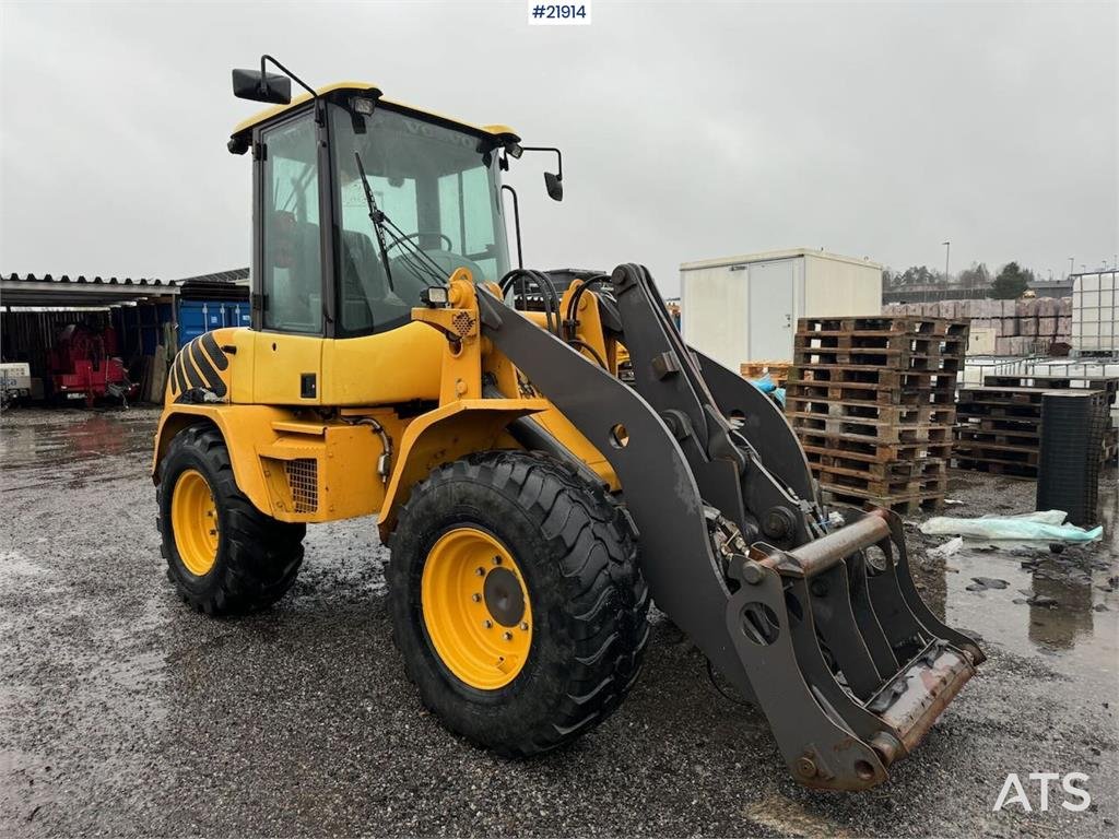 Volvo L35B Wheel Loader 2004 21914 L35B Wheel Loader 2004 1 Wheel Loaders