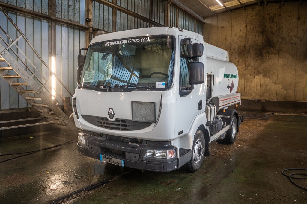 RENAULT 180 DCI+5500L/3COMP LAMES 2006 E61069 Renault 180 DCI+5500L/3COMP LAMES 2006 1