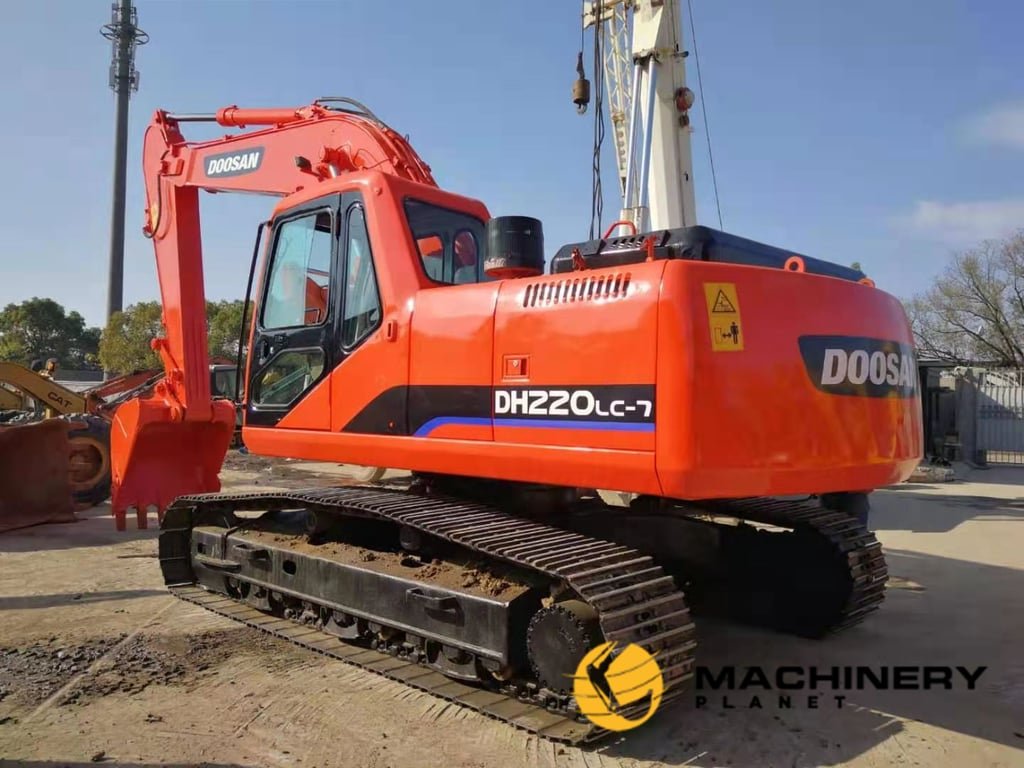 DOOSAN DH220LC Used Crawler Excavator Hot Sale DH220LC 2019 1 Crawler Excavators image 2