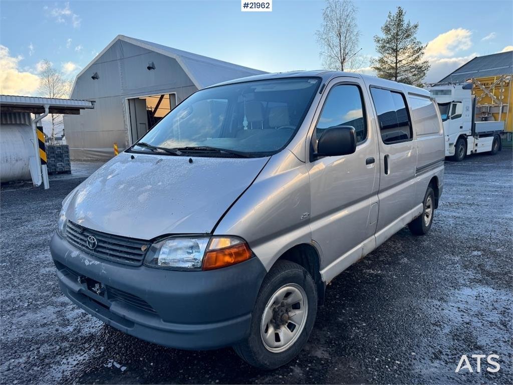 Toyota Hiace 4WD. Lots of rust. 6 seats! 2003 21962 Hiace 4WD. Lots of rust. 6 seats! 2003 1 Closed vans