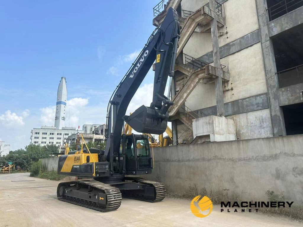 VOLVO EC240BLC 24TONS CRAWLER EXCAVATOR GOOD PRICE EC240BLC 2018 1 Crawler Excavators image 3