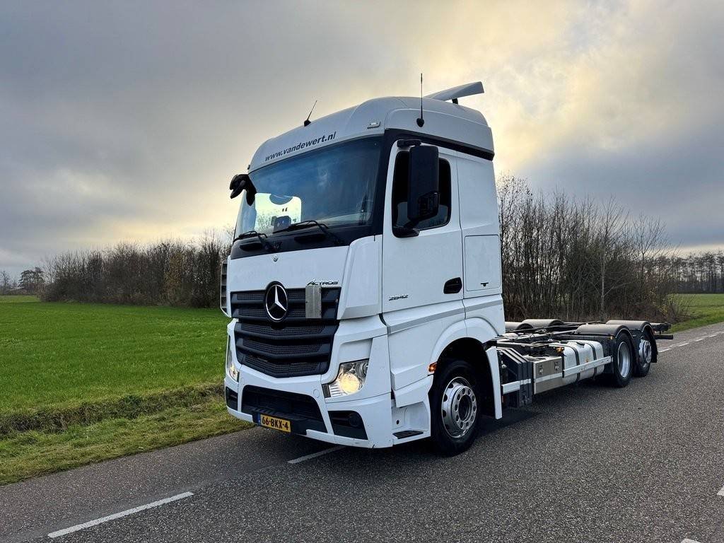 Chassis Cabin Mercedes-Benz Actros 2542LL 6x2 BDF Diesel 422pk 2018 2018 Actros 2542LL BDF 2018 1