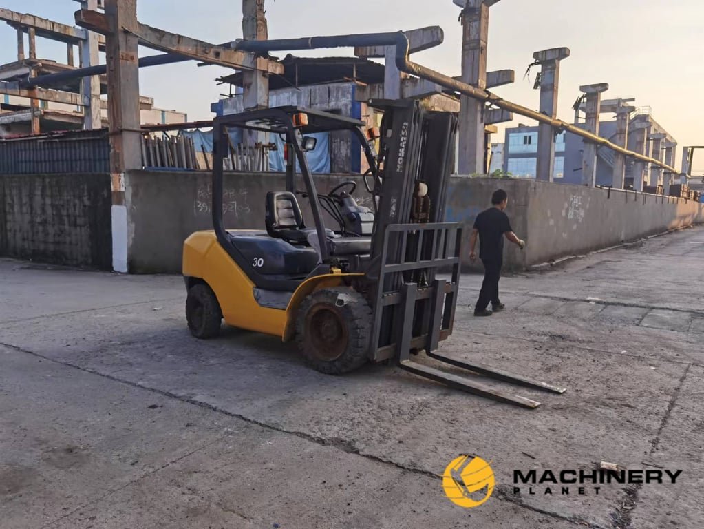 KOMATSU FD30 Forklift 3 Tons Hot sale FD30 2019 1 Forklift image 5