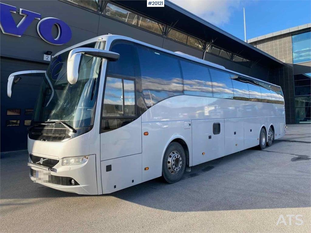Volvo 9700 B11R Touring bus with seating for 13+1 and sl 2015 20121 9700 B11R Touring bus with seating for 13+1 and sl 2015 1