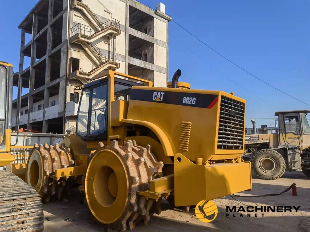 Caterpillar 826G Road Roller Original good price 826G 2018 1 image 3