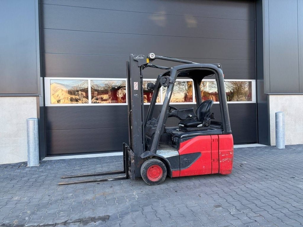 Forklift Linde E16C-02 Electric 1600kg 2016 2016 E16C-02 2016 1 Forklift