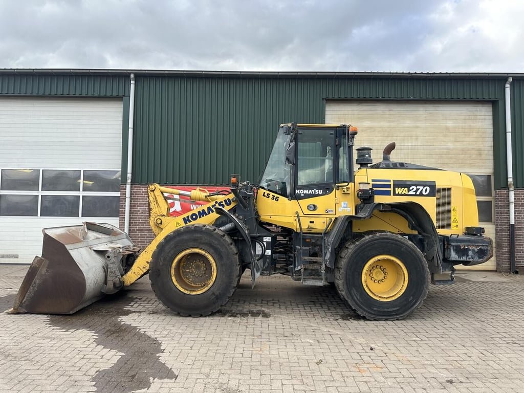 Shovel WA270 8 - Gebruikt 2019 12138 shovel WA270 8 - Gebruikt 2019 1 Wheel Loaders