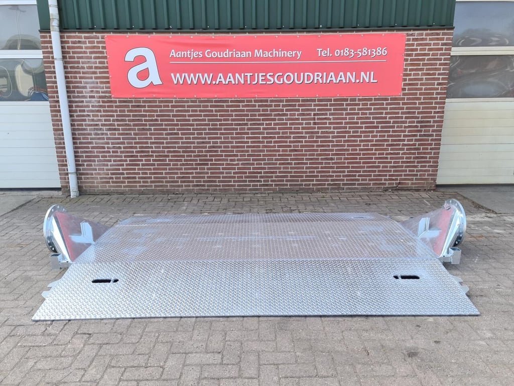 Leidingdrempel / road ramp 2024 8698 Leidingdrempel / road ramp 2024 0
