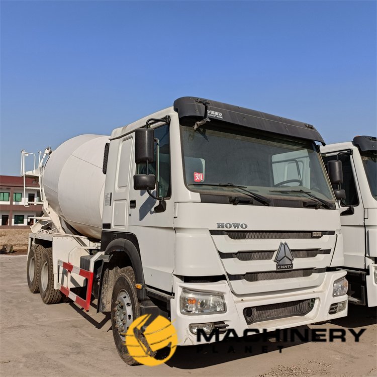 HOWO Mixer Truck 371hp 6x4 Good Quality Hot Sale Mixer Truck 371hp 6x4 2022 1 image 2