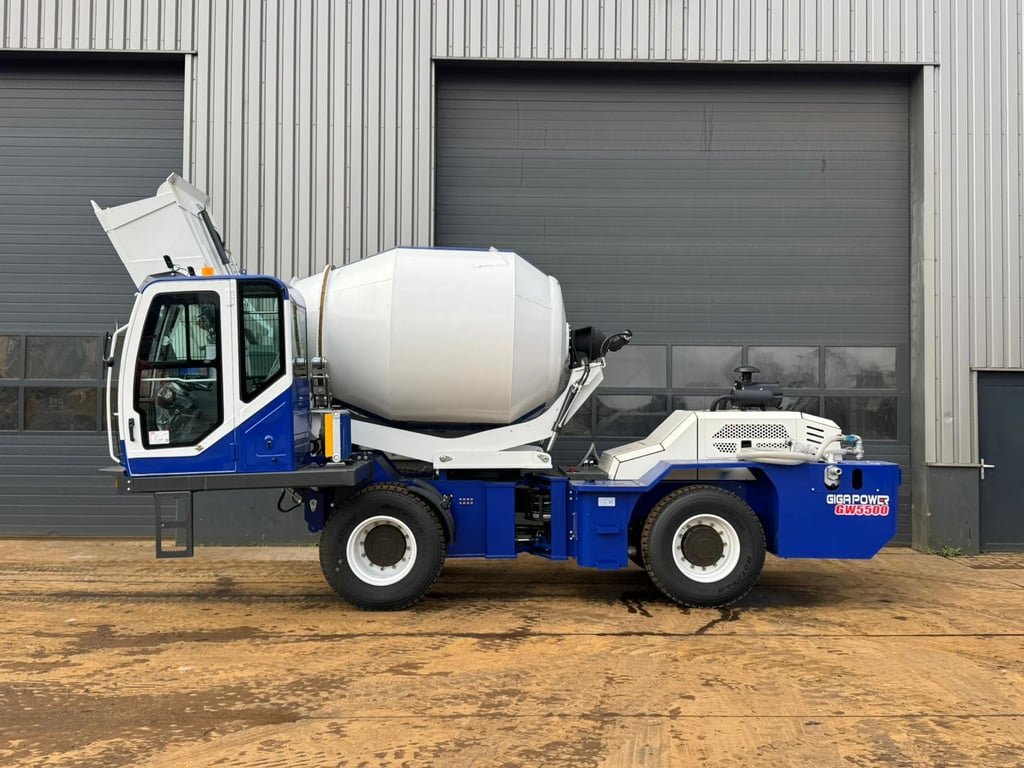 Giga power GW5500 4x4 Self Loading Concrete Mixer 2025 00033565 Giga power GW5500 4x4 Self Loading Concrete Mixer 2025 1 C...