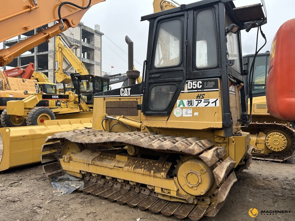 D5C Caterpillar Used Bulldozer good price HOT SALE D5C 2016 1 Dozers