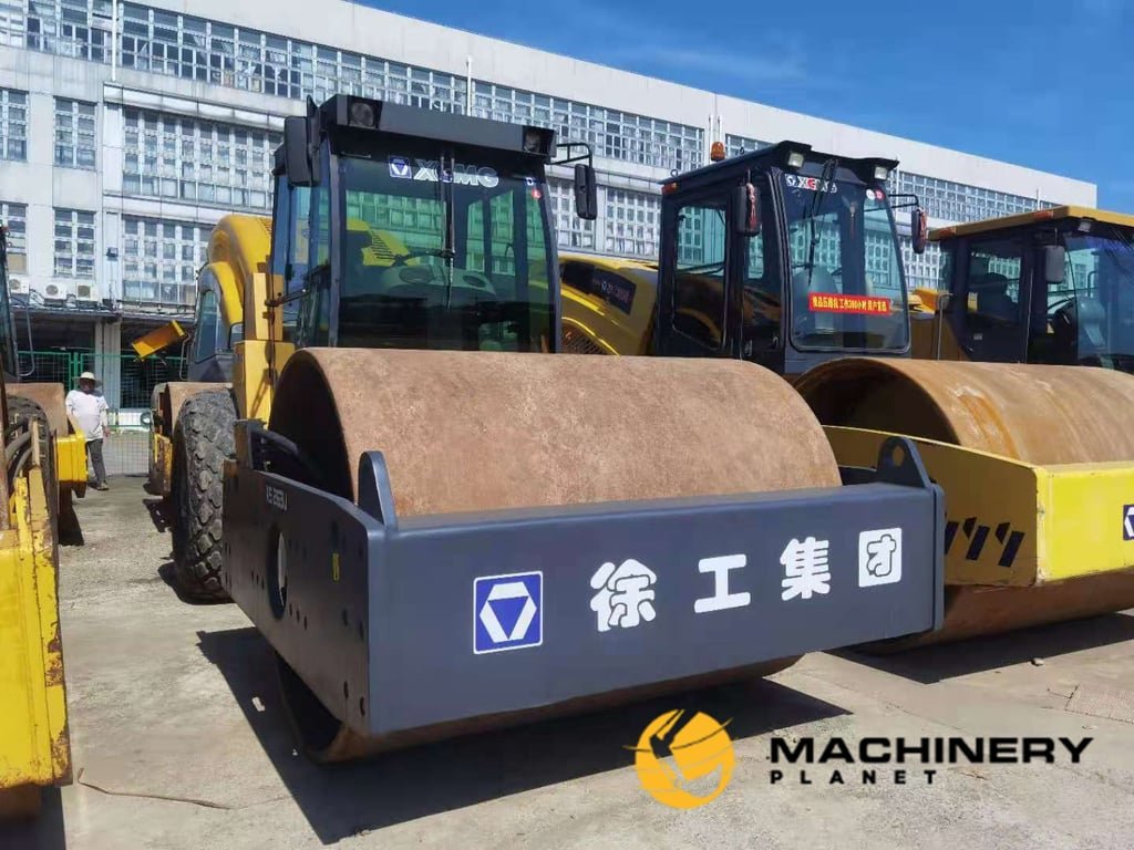 XCMG XS202J Road Roller Used Good Condition For Sale XS202J 2018 1 image 2
