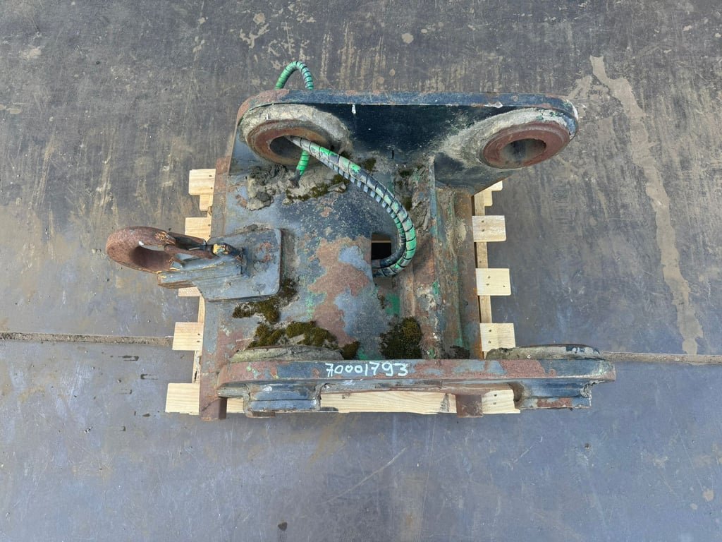 Hydraulic quick coupler CW30 excavator 70001793 Hydraulic quick coupler CW30 excavator 1