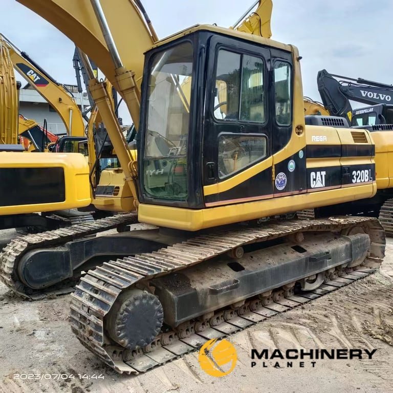 320B Caterpillar Used Crawler Excavator 20tons LOW PRICE 320B 2019 1 Crawler Excavators image 3