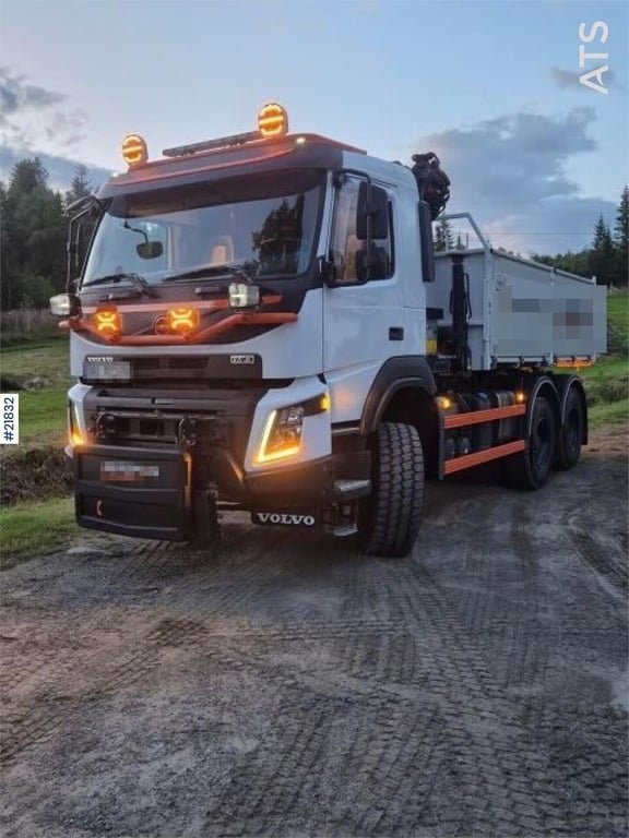 Volvo FMX 6x6 plow rigged dump truck w/ 9.5 t/m crane, 2 2019 21832 FMX 6x6 plow rigged dump truck w/ 9.5 t/m crane, 2 201...