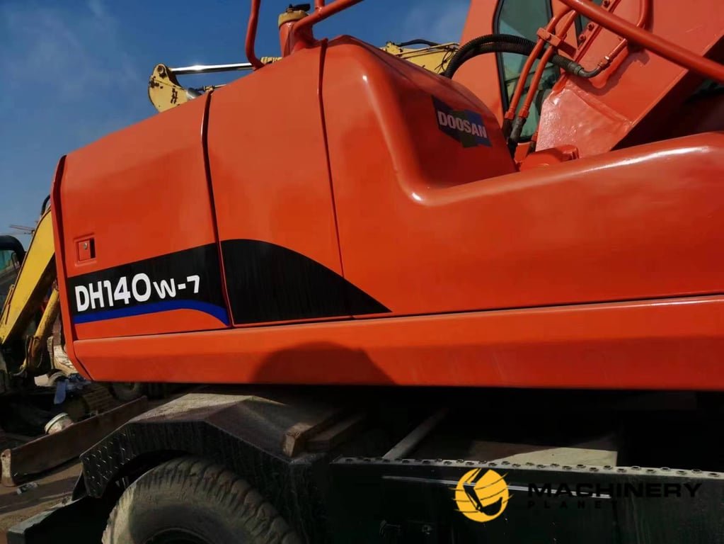 DOOSAN DH140W-7 Used Wheel Excavator Good Condition DH140W-7 2019 1 Wheeled Excavators