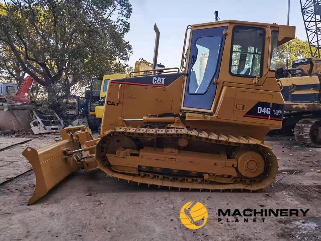 D4G Caterpillar Used Bulldozer good price D4G 2017 1 Dozers
