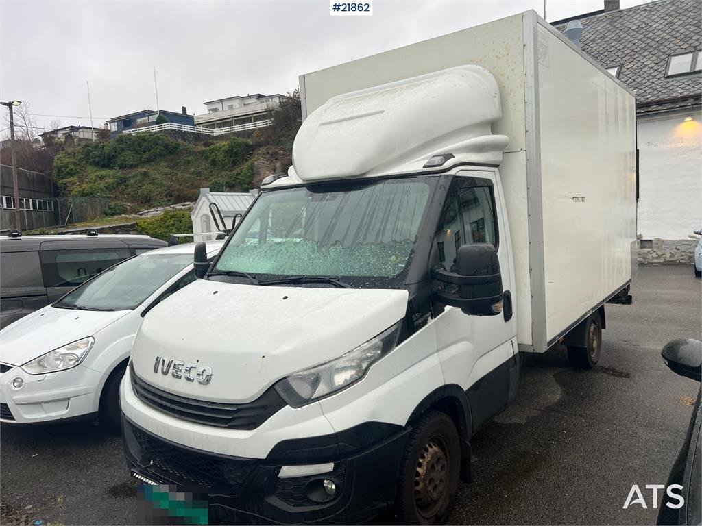 Iveco Daily box van w/ lift 2017 21862 Daily box van w/ lift 2017 1 Closed vans