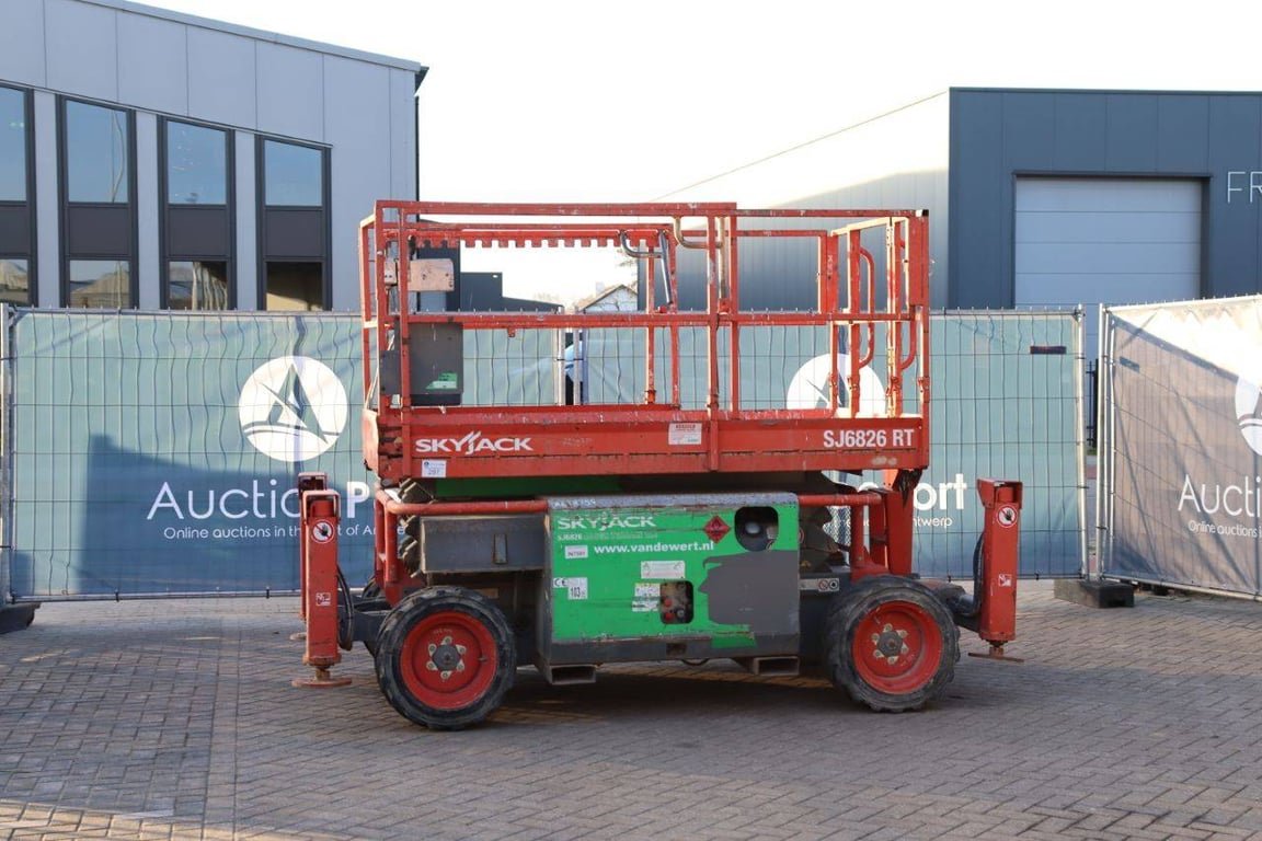 Scissor lift Skyjack SJ6826 RT Diesel 10m 2014 2014 SJ6826 RT 2014 1 Scissor Lifts