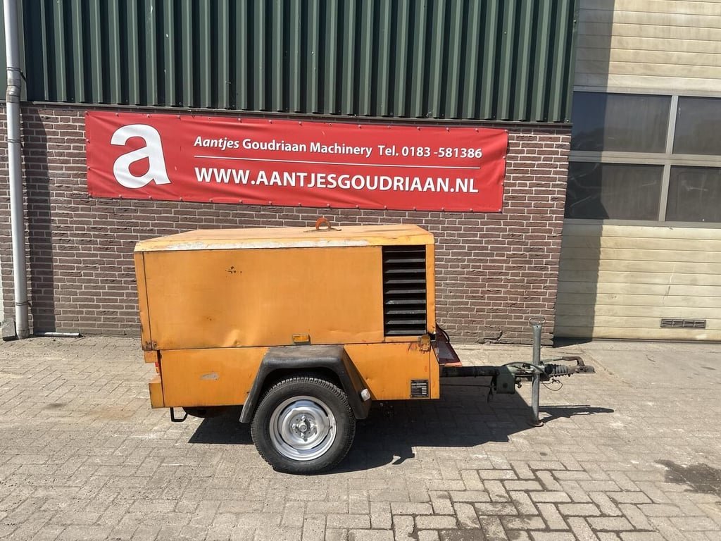 Lucht compressor Mannesmann Demag - Gebruikt 1981 12403 lucht compressor Mannesmann Demag - Gebruikt 1981 1 Compressors