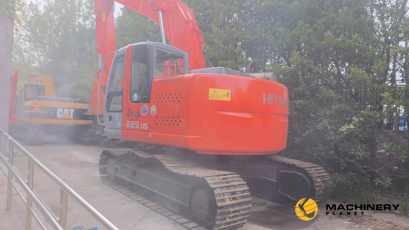 Hitachi ZX225LC Crawler Excavator Original For Sale ZX225LC 2019 1 Crawler Excavators image 2
