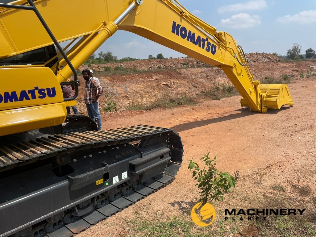 Komatsu PC 210 PC210 2024 2 Crawler Excavators image 2