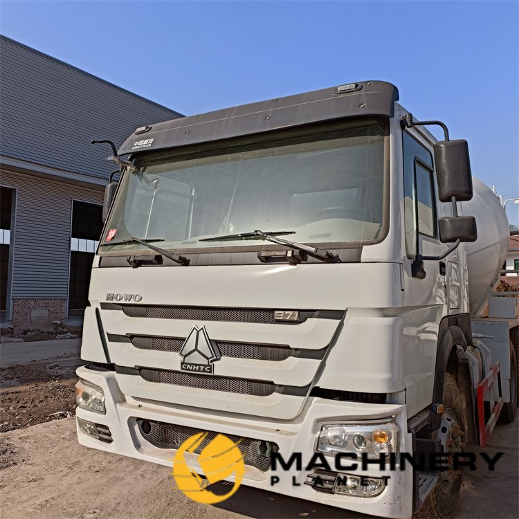 HOWO Mixer Truck 371hp 6x4 Good Quality Hot Sale Mixer Truck 371hp 6x4 2022 1