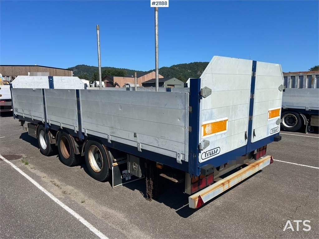 Tyllis 3 axle Flatbed trailer w/ foldable side doors 2004 21188 Tyllis 3 axle Flatbed trailer w/ foldable side doors 2004 ...