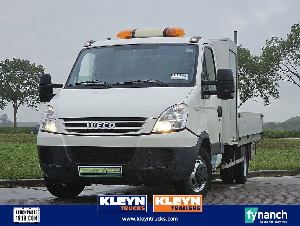 IVECO DAILY 40C15 xl fassi laadkraan 2010 DAILY 40C15 XL FASSI laadkraan 2010 1 Open box vans