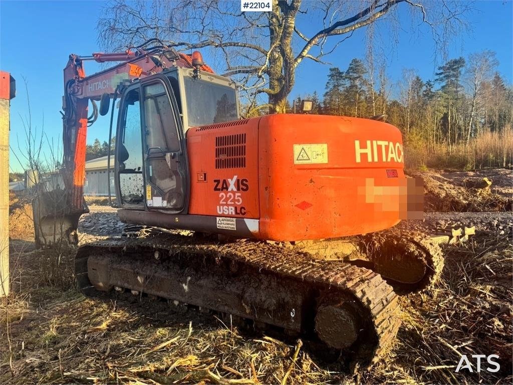 Hitachi ZX225USRLC-3 crawler excavator with rototilt and 2 2012 22104 ZX225USRLC-3 crawler excavator with rototilt and 2 2...
