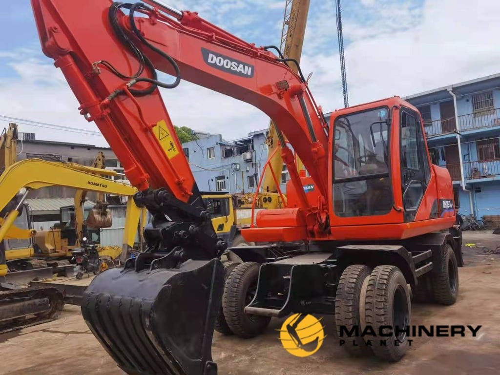 DOOSAN DH150W-7 Used Wheel Excavator Good Condition DH150W-7 2018 1 Wheeled Excavators image 3