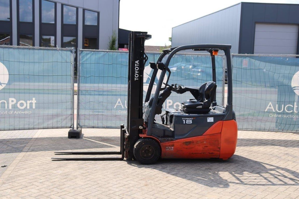 Forklift Toyota 8FBET18 Electric 1800kg 5m 2013 2013 8FBET18 2013 1 Forklift