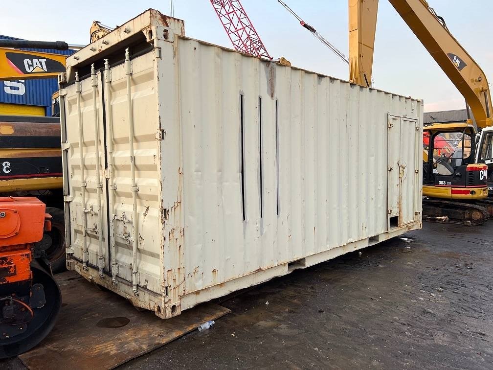 CAT C18 650kva generator 2004 4091 C18 650kva generator 2004 1 Generators