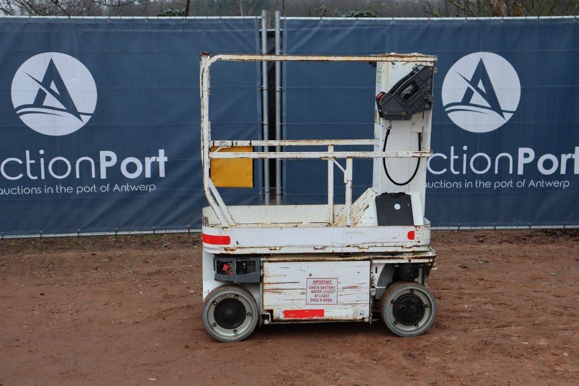 JLG 1230ES Electric Mast Lift 5.66m 2013 2013 1230ES 2013 1