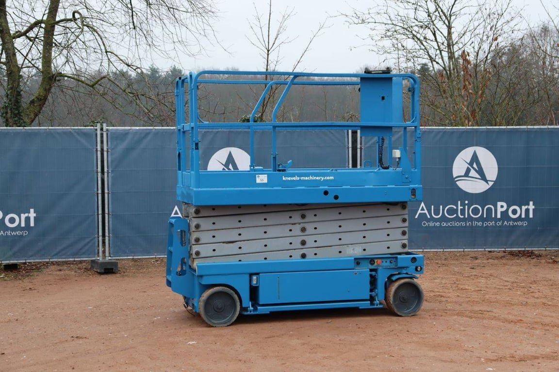 Scissor lift Genie GS-3246 Electric 11.8m 2002 2002 GS-3246 2002 1 Scissor Lifts