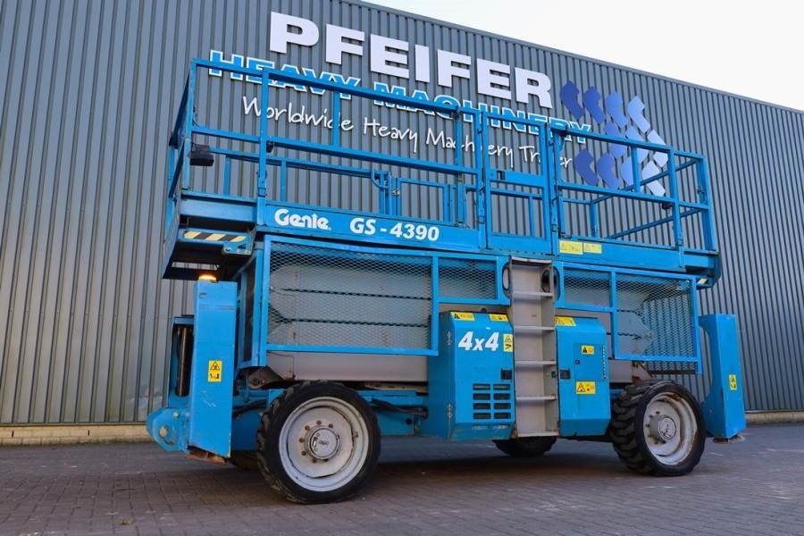 Genie GS4390 Diesel, 4x4 Drive, 15m Working Height, 680k 2012 GENIE - GS4390 - 63308 GS4390 Diesel, 4x4 Drive, 15m Working...