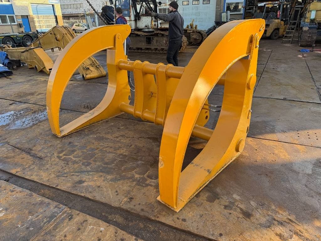 CAT 966 log forks clamp 2024 5288 CAT 966 log forks clamp 2024 1