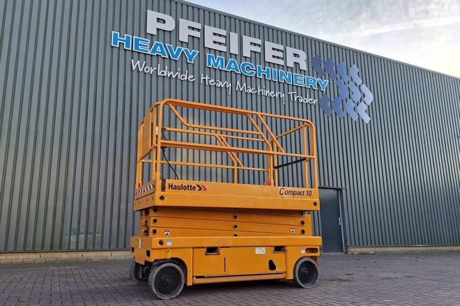 Haulotte Compact 10 Electric, 10m Working Height, 450kg Cap 2011 HAULOTTE - Compact 10 - 63602 Compact 10 Electric, 10m Wo...