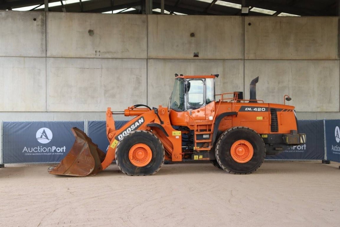 Wheel loader Doosan DL420 Diesel 2011 2011 DL420 2011 1