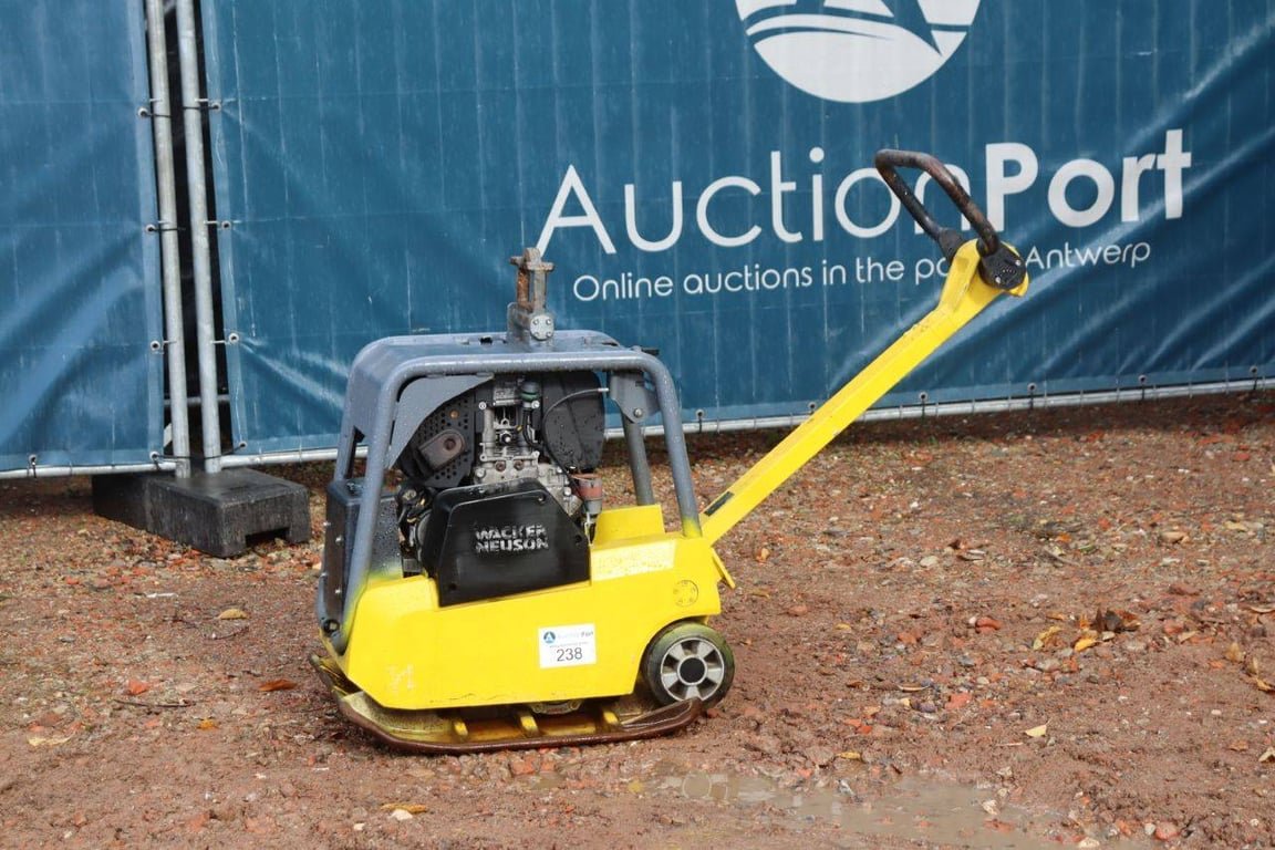 Vibrating plate Wacker Neuson DPU3760 Diesel 4.2kW 2017 2017 Neuson DPU3760 2017 1
