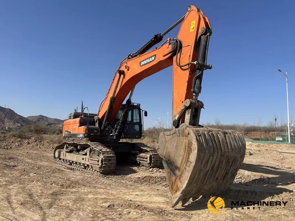 DOOSAN DH520LC-9C 52 TONS Used Crawler Excavator Hot Sale DX520LC-9C 2019 1 Crawler Excavators