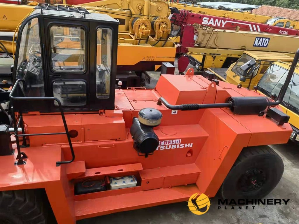 Mitsubishi FD300 30Tons Forklift Good Quality FD300 2018 1 Forklift image 2