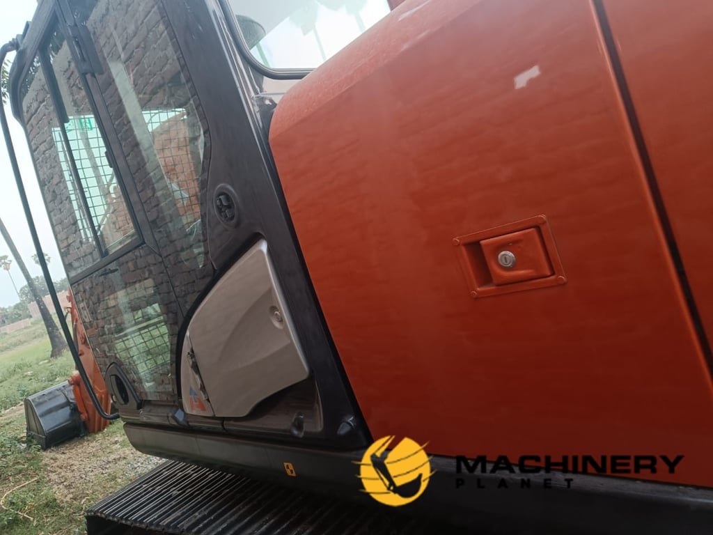 Tata Hitachi Zaxis 220LC 220LC 2024 2 Crawler Excavators image 3
