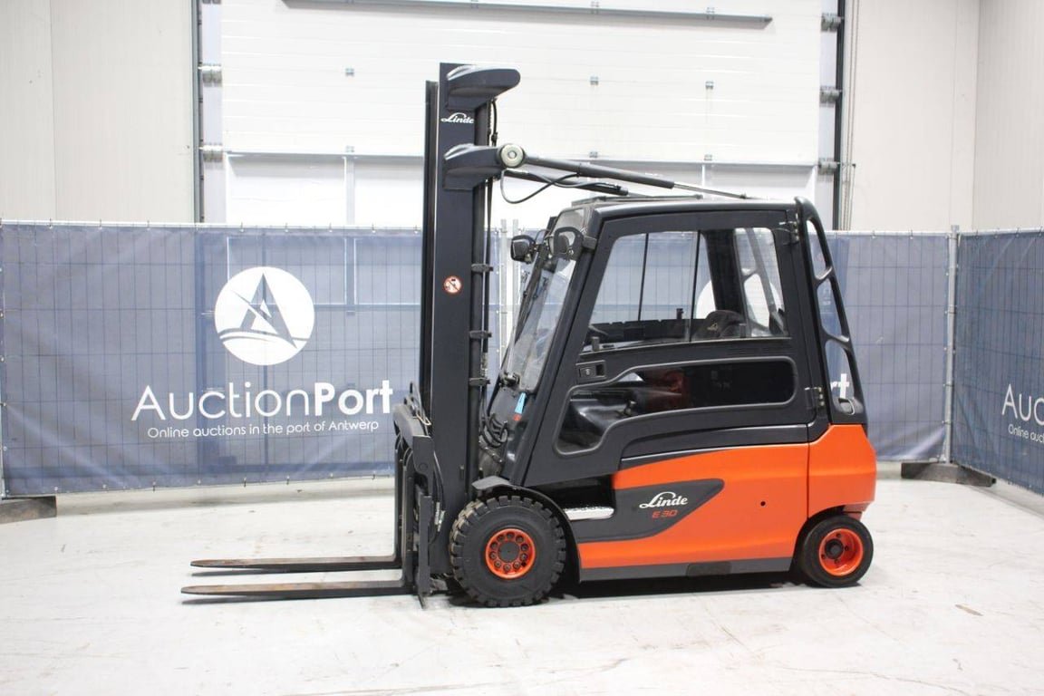Forklift Linde E30L-01 Electric 3000kg 2014 2014 E30L-01 2014 1 Forklift