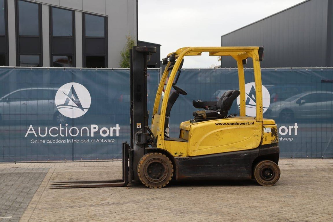 Hyster J3.0XN Electric Forklift 2330kg 3.2m 2011 2011 J3.0XN 2011 1 Forklift