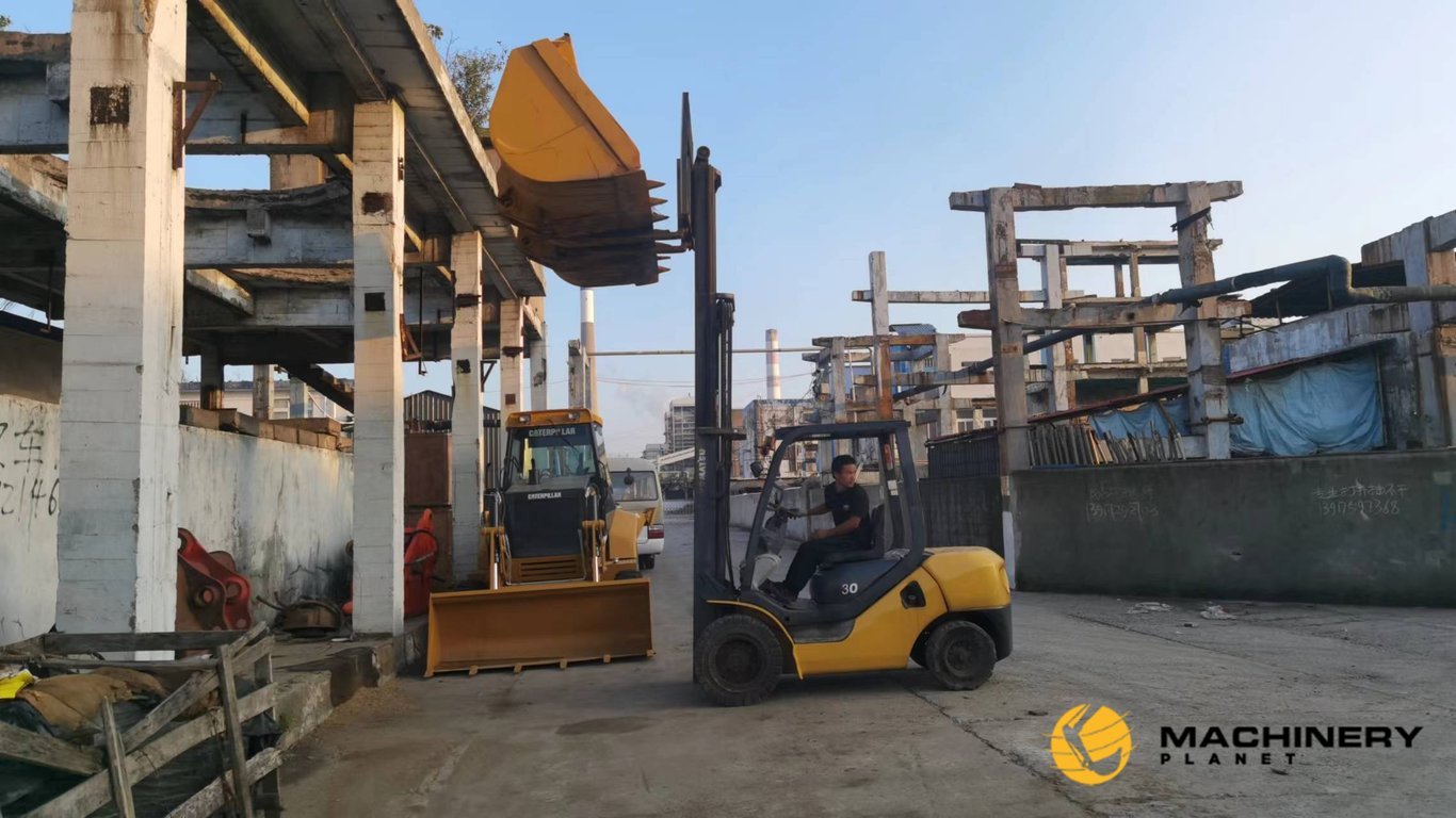 KOMATSU FD30 Forklift 3 Tons Hot sale FD30 2019 1 Forklift image 2