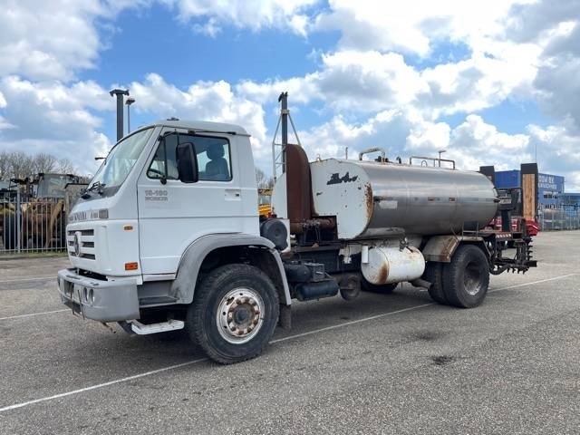 Volkswagen 15-180 2010 3744 Volkswagen 15-180 2010 1