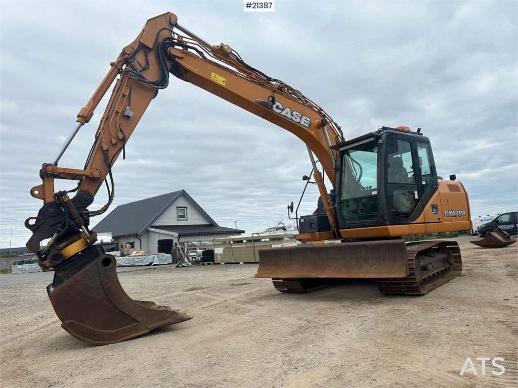CASE CX130B excavator w/rototilt and two buckets. WATCH 2011 21387 CX130B excavator w/rototilt and two buckets. WATCH 2011...